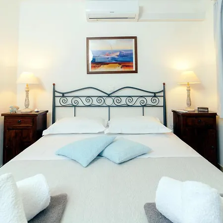 Callisto 1st And Ground Floor Apartment *